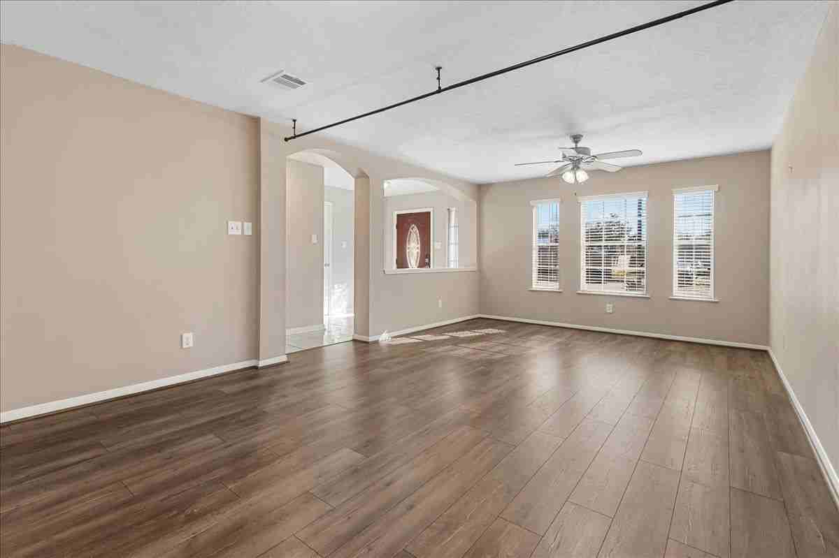 16218 Bunker Ridge Rd - Photo 3 of 40