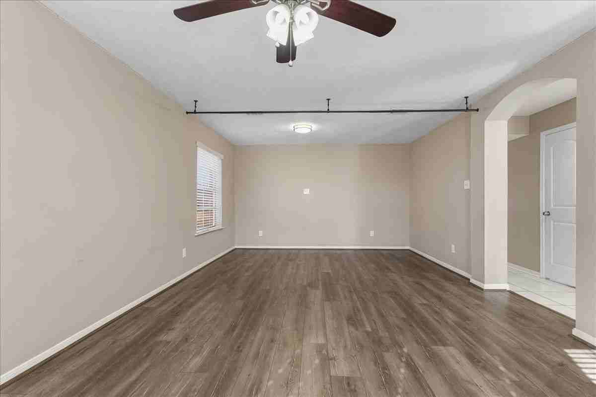 16218 Bunker Ridge Rd - Photo 4 of 40