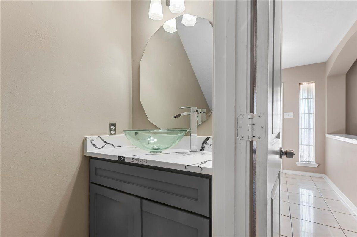 16218 Bunker Ridge Rd - Photo 6 of 40