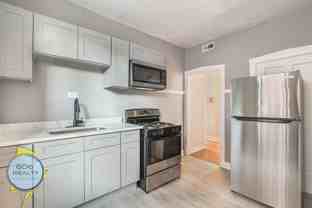 1030 E Hyde Park Blvd - Photo 1 of 1