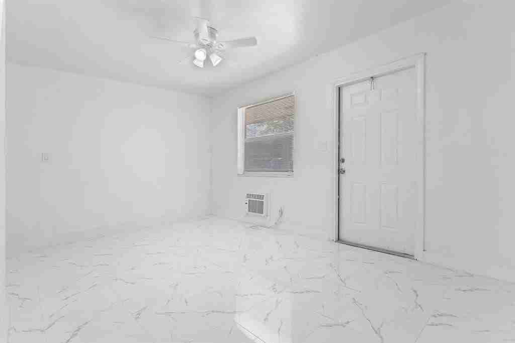 804 Nw 2nd Ave - Photo 2 of 21