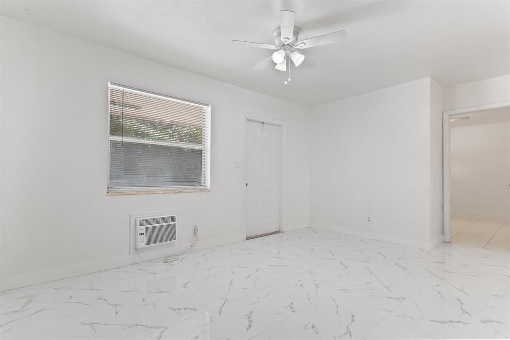 804 Nw 2nd Ave - Photo 3 of 21