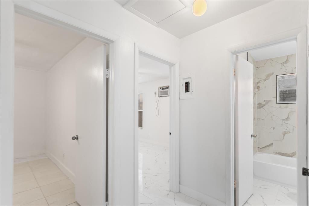 804 Nw 2nd Ave - Photo 5 of 21