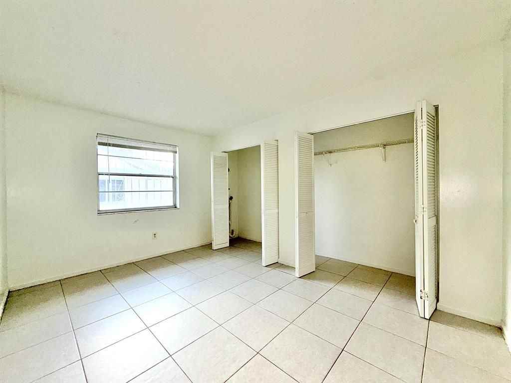 800 Ne 14th St - Photo 6 of 10