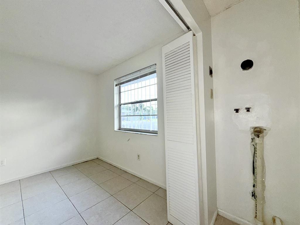 800 Ne 14th St - Photo 7 of 10