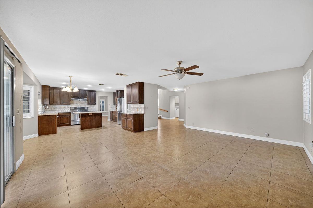 10028 Sail Landing Ct - Photo 3 of 38