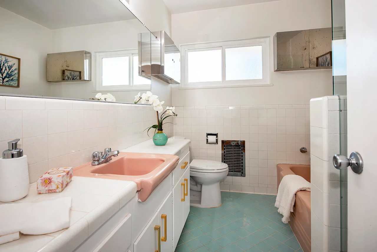 2629 State St - Photo 5 of 9