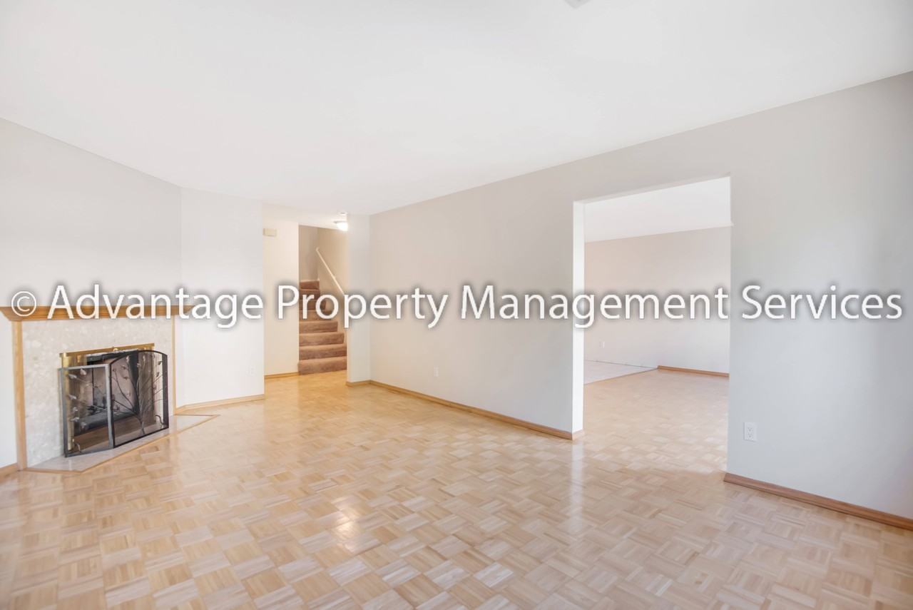 8341 Locust Pl N - Photo 3 of 23