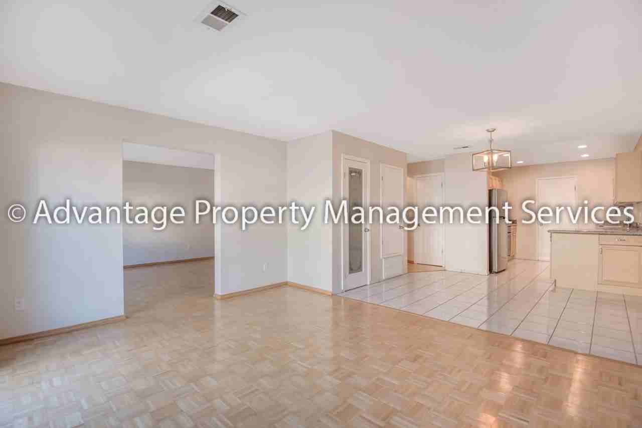 8341 Locust Pl N - Photo 4 of 23