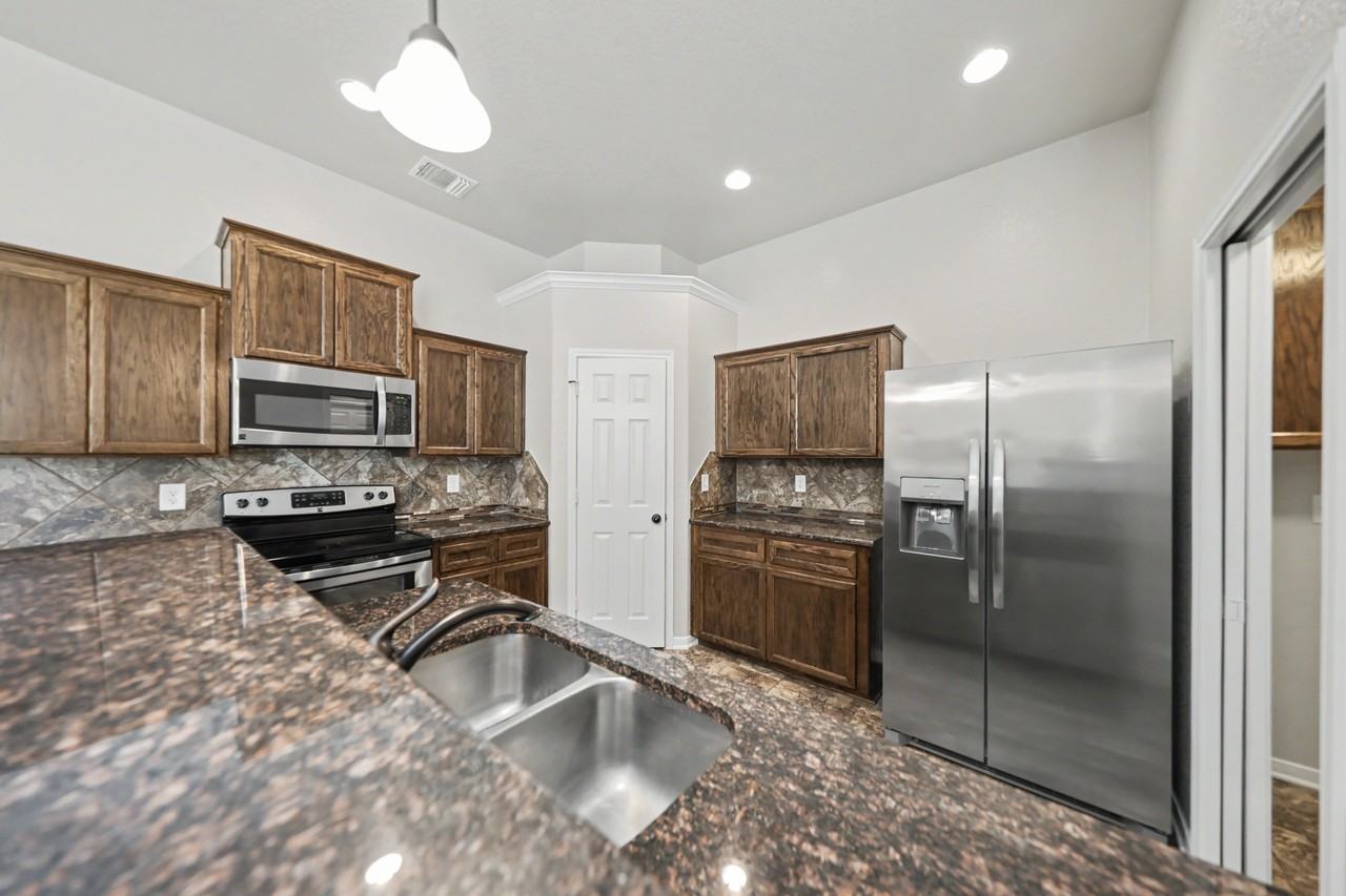 6503 Morganite Ln - Photo 5 of 25