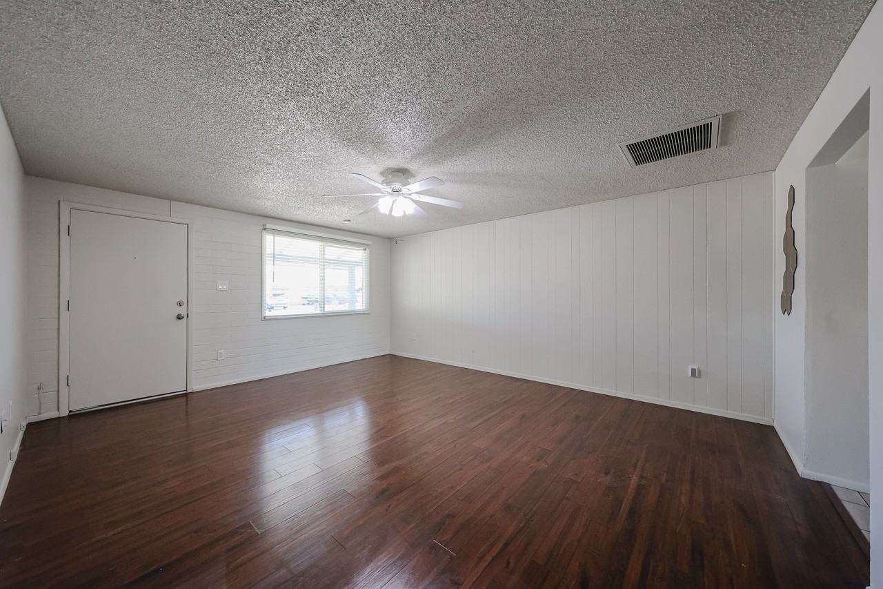 3550 E Voltaire Dr - Photo 5 of 29