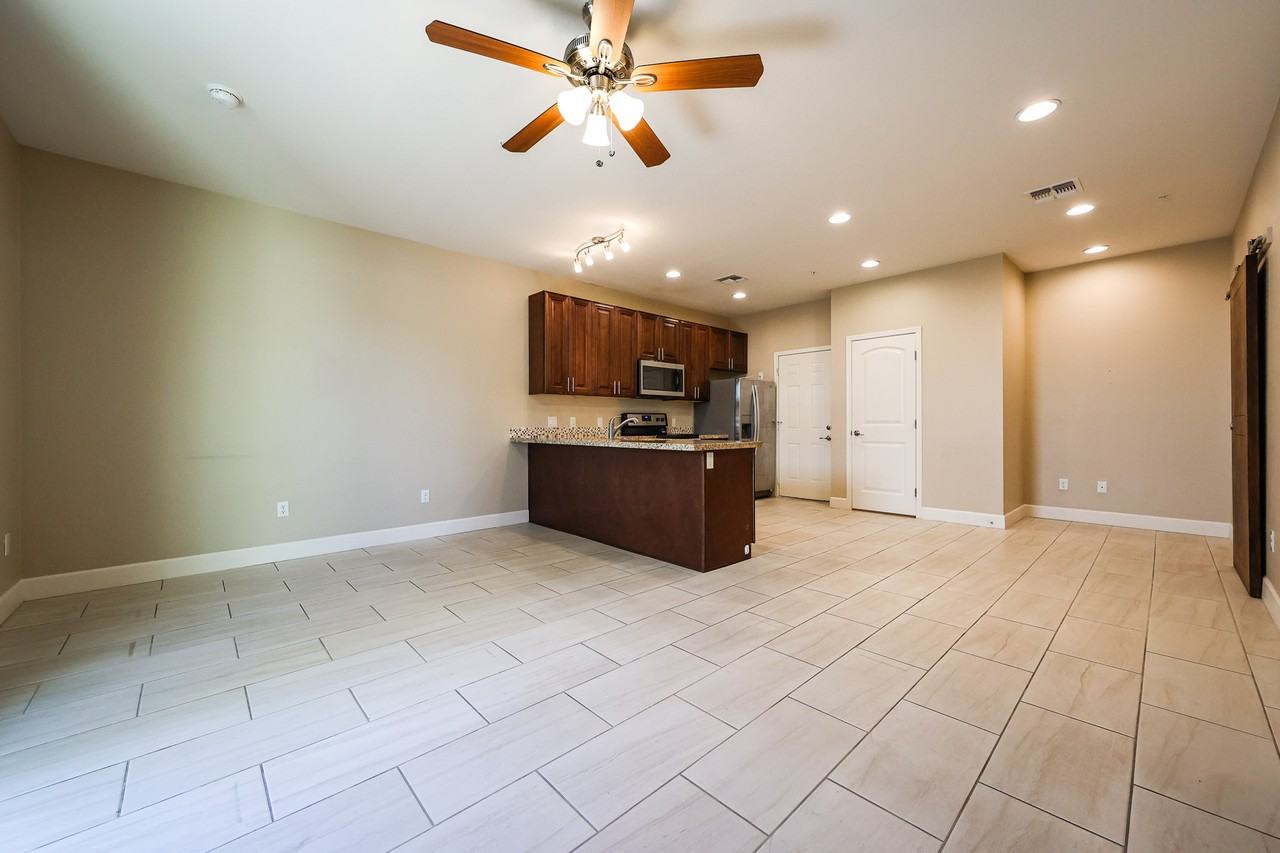 1406 W Main St #121