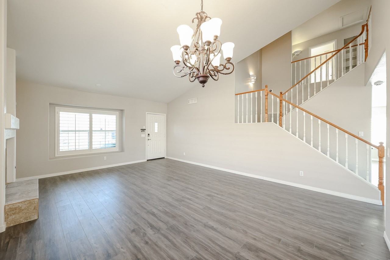 1210 W Kelly Ln - Photo 5 of 42