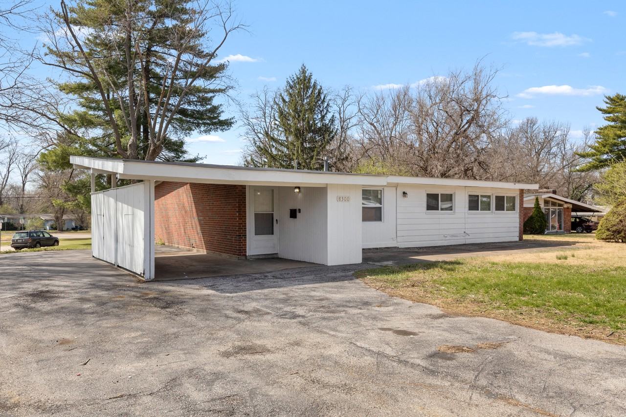 8300 Hatina Dr - Photo 2 of 20
