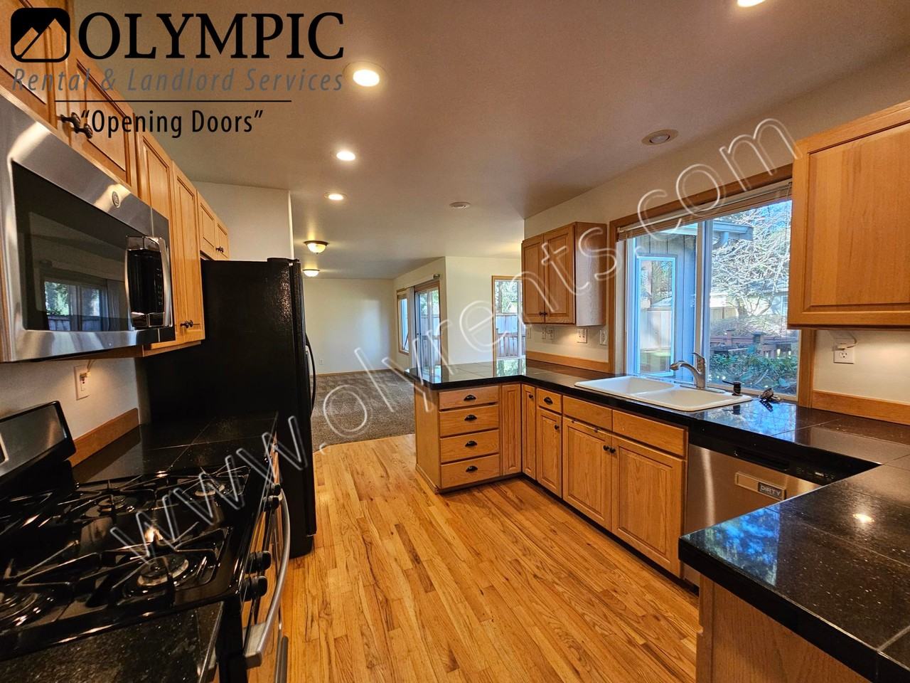 5937 Newport Ct Sw - Photo 5 of 30