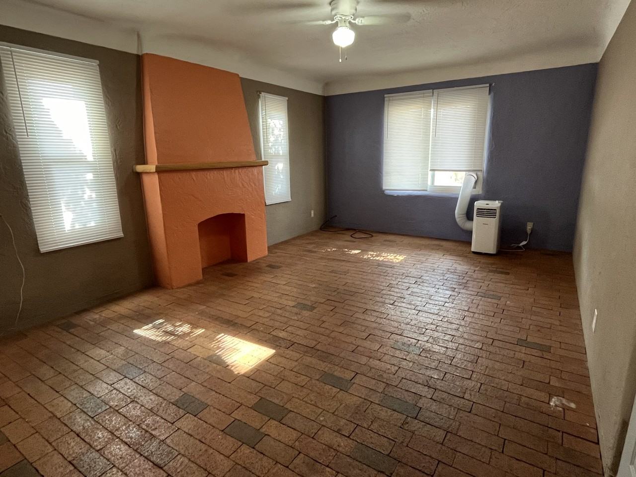 201 Girard Blvd Se - Photo 3 of 17