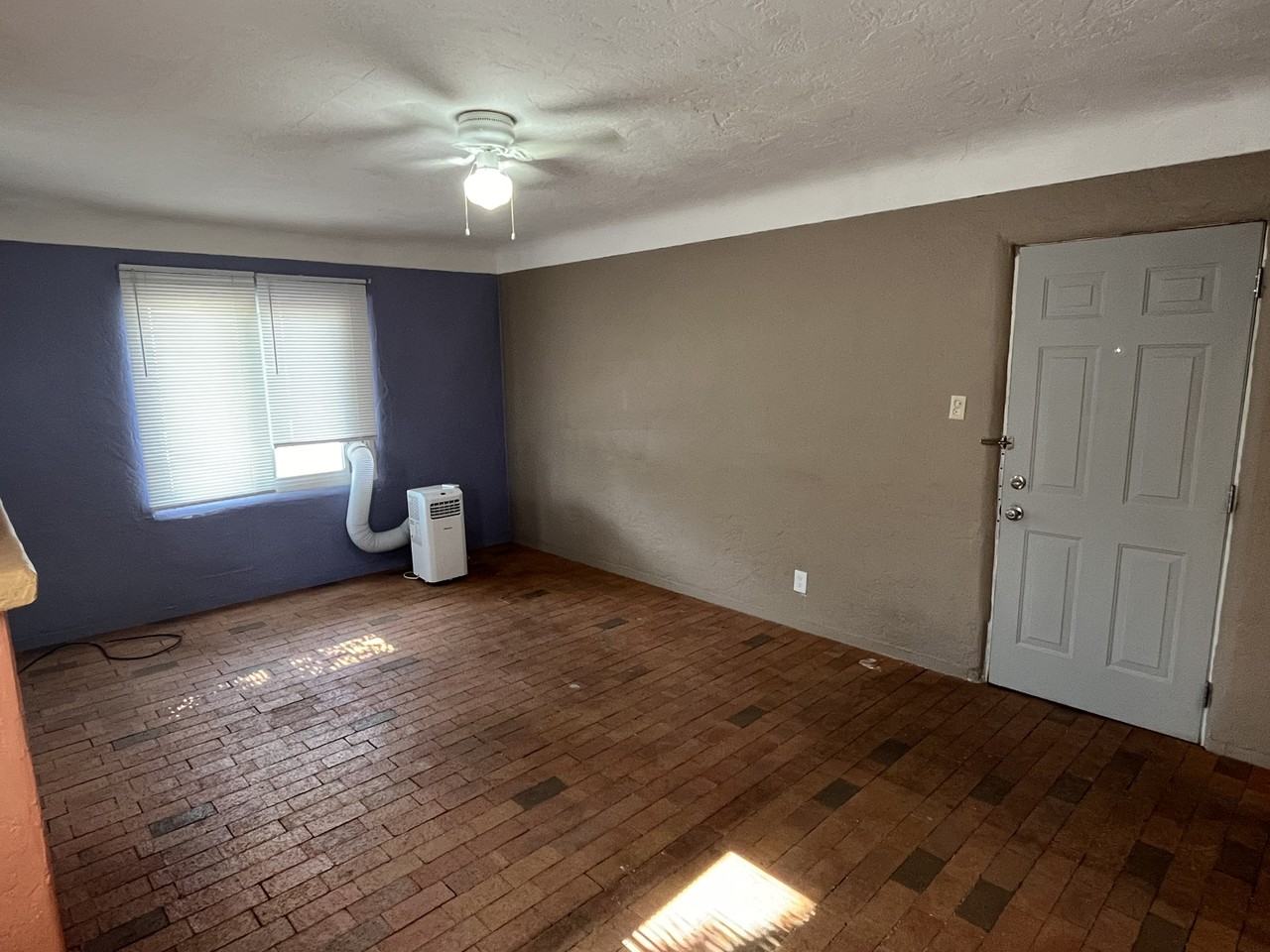 201 Girard Blvd Se - Photo 4 of 17