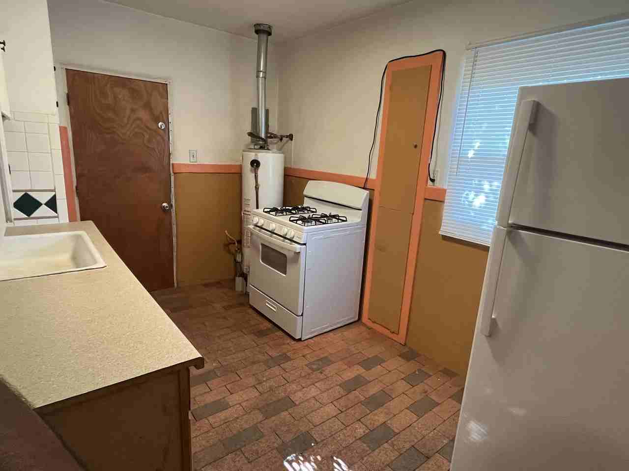 201 Girard Blvd Se - Photo 6 of 17