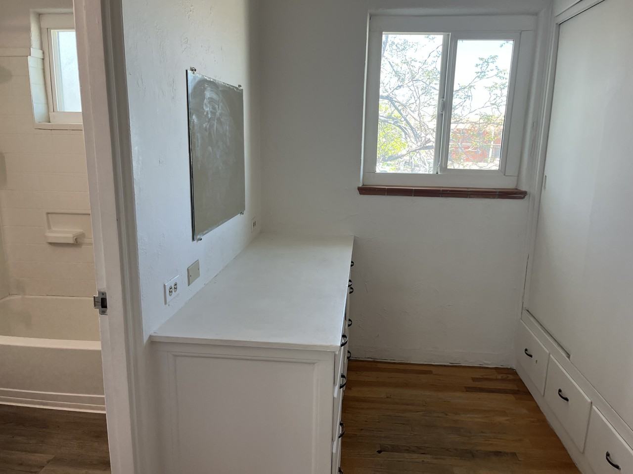 1340 San Mateo Blvd Se - Photo 7 of 12