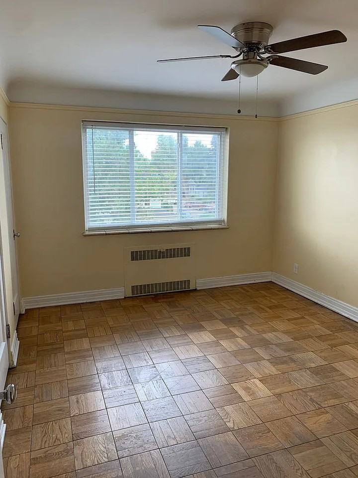 301 E 21st St - Photo 2 of 7