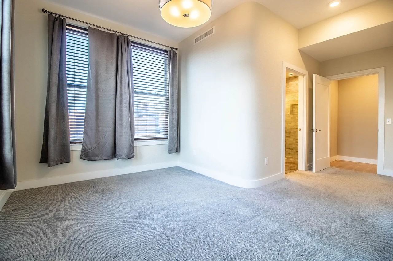 185 Fore St - Photo 3 of 15