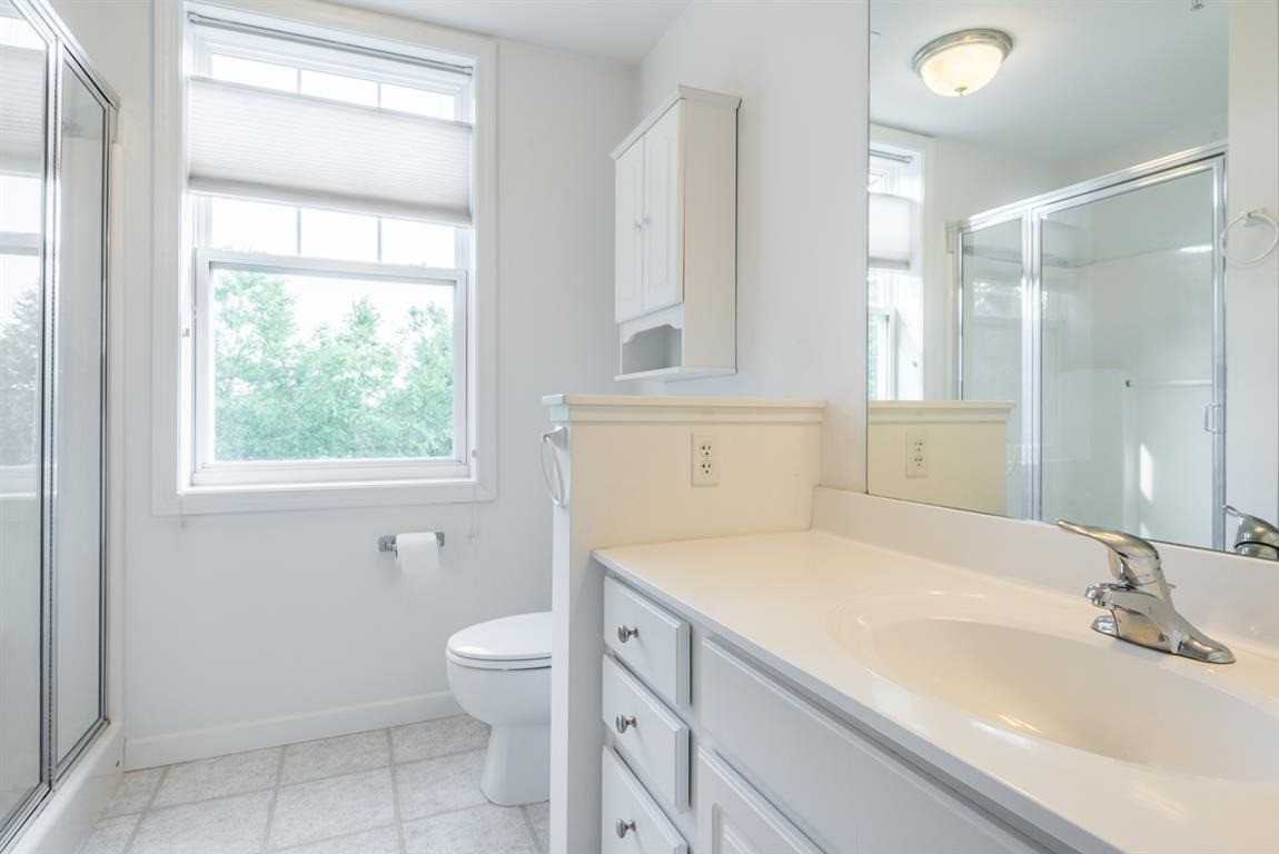 101 Eldredge St - Photo 5 of 10