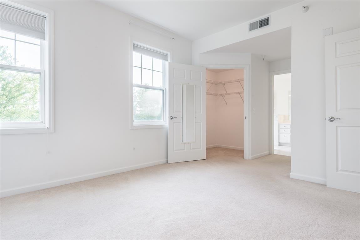 101 Eldredge St - Photo 6 of 10