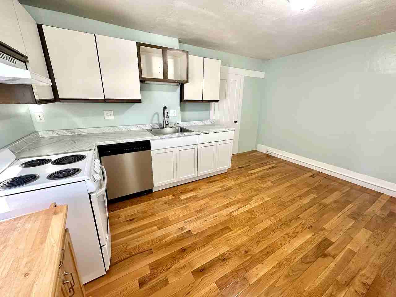 35 Orange St - Photo 3 of 9