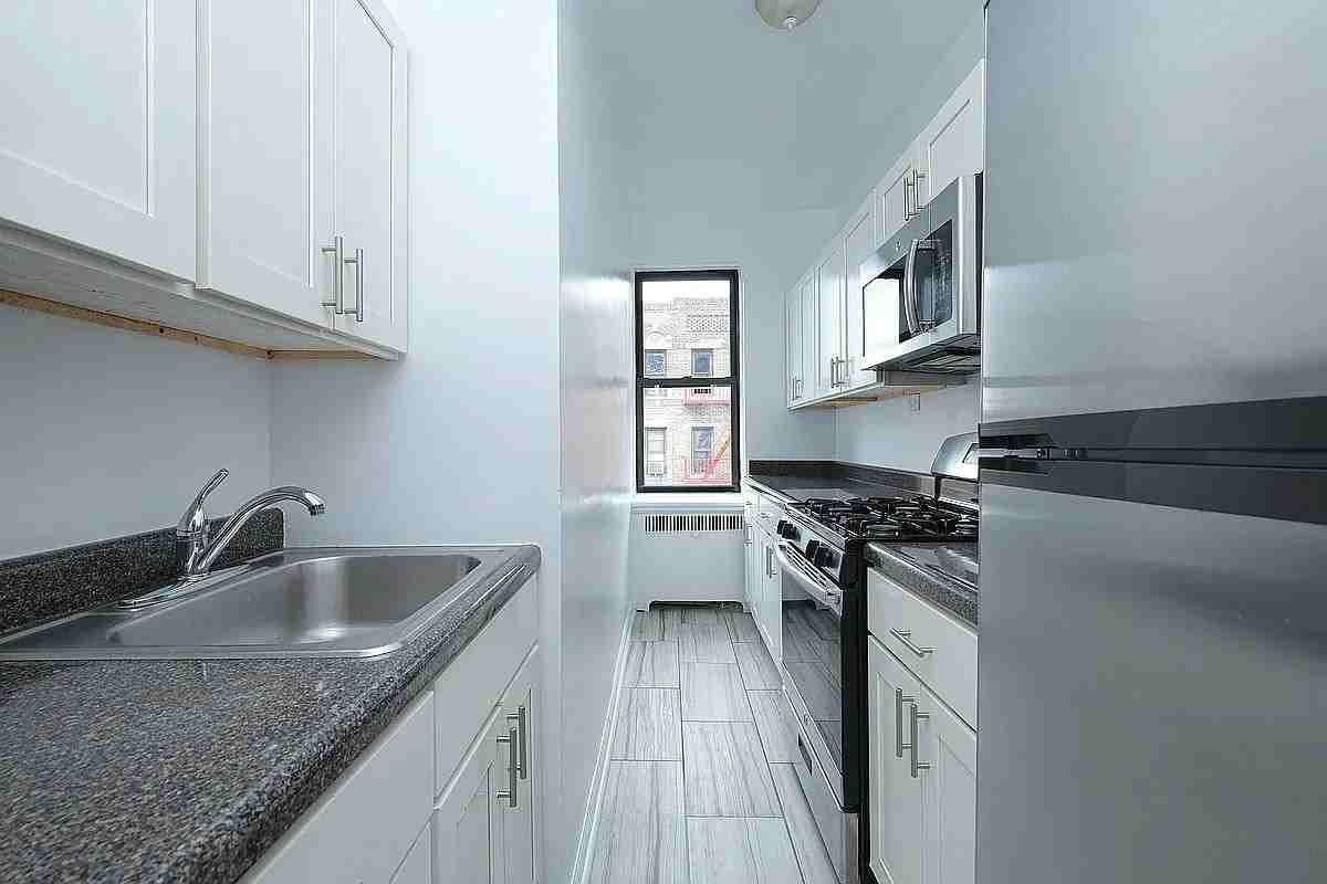 1855 Grand Concourse - Photo 4 of 6