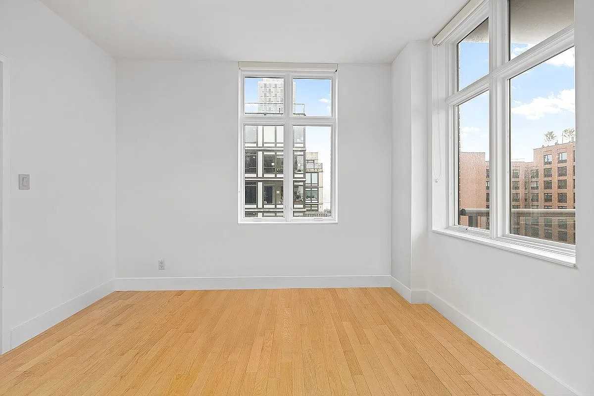 226 50th Ave - Photo 4 of 9