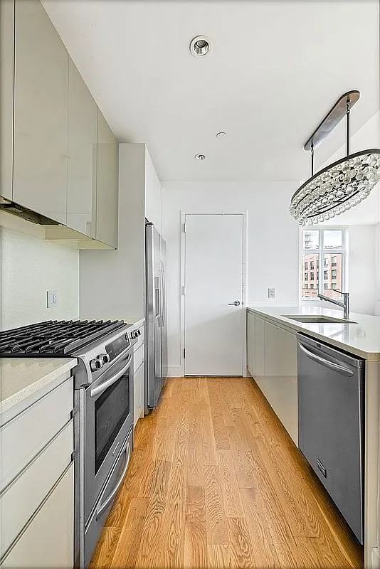 226 50th Ave - Photo 5 of 9