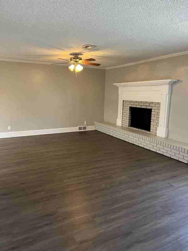 7812 S Country Club Dr - Photo 5 of 18