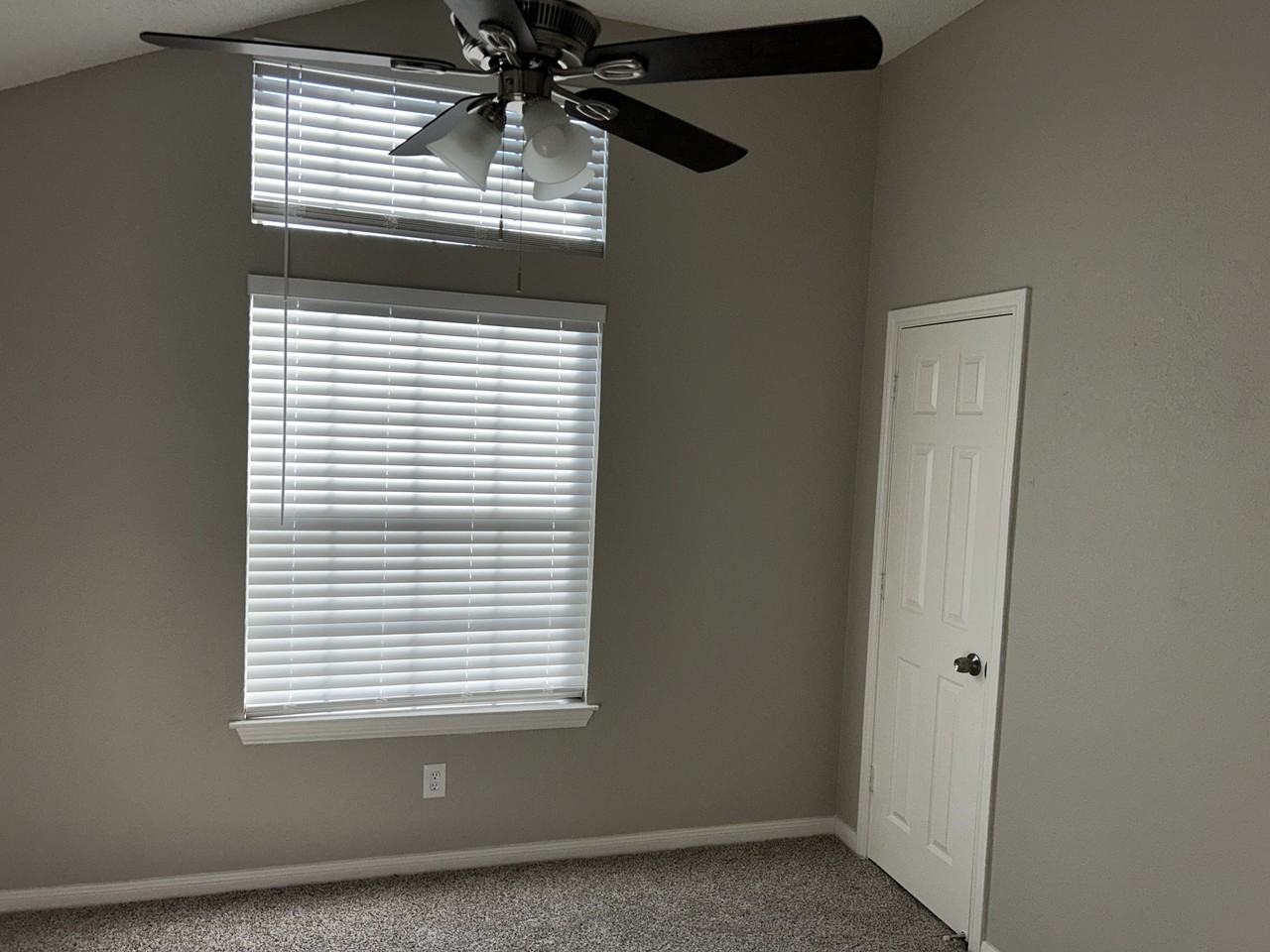 10259 Sand Springs Ave - Photo 7 of 16