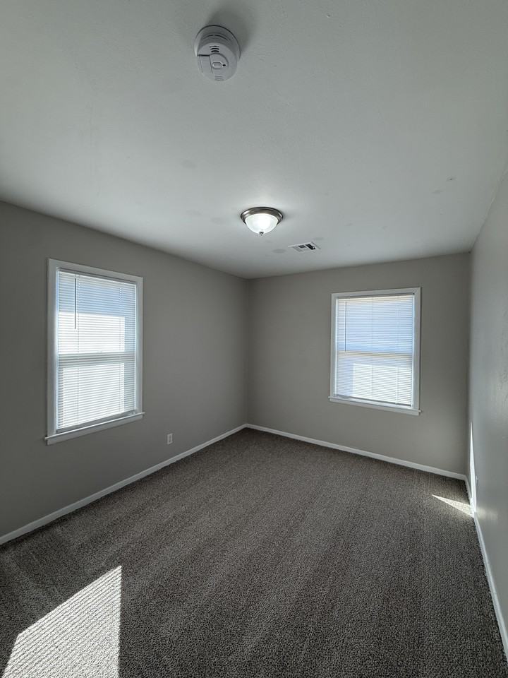 1133 Nw 84th St - Photo 7 of 15