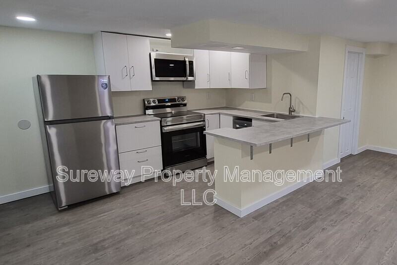 419 W Jefferson St #C - Photo 3 of 14