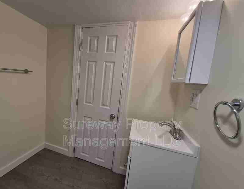 419 W Jefferson St #C - Photo 6 of 14