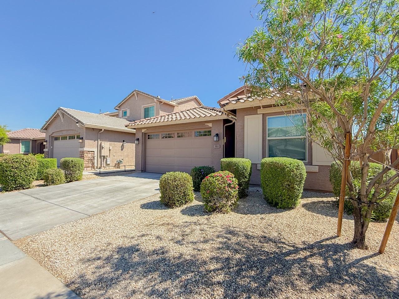 3811 S 64th Dr - Photo 3 of 36