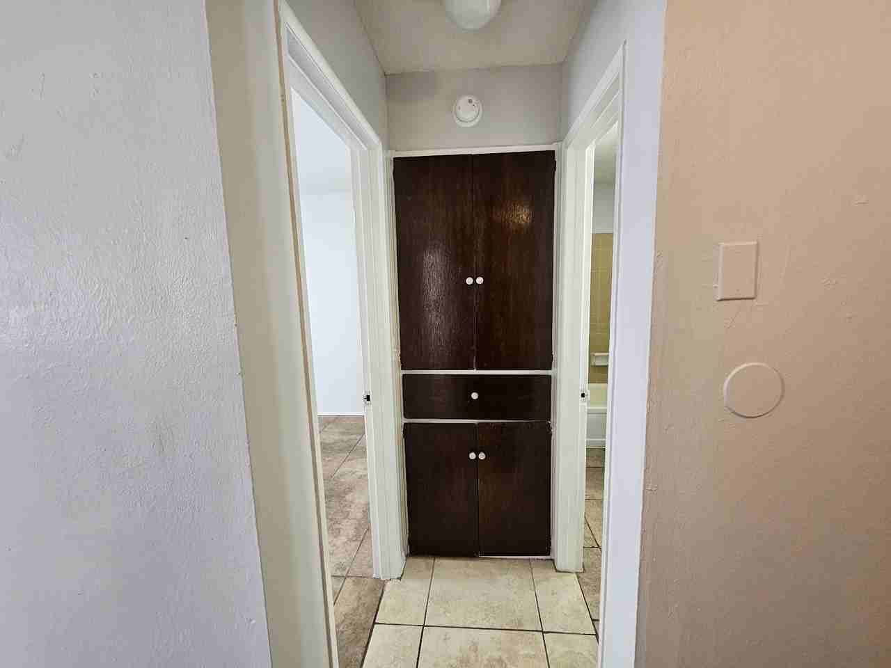 2116 Sw 51St St - Photo 6 of 10