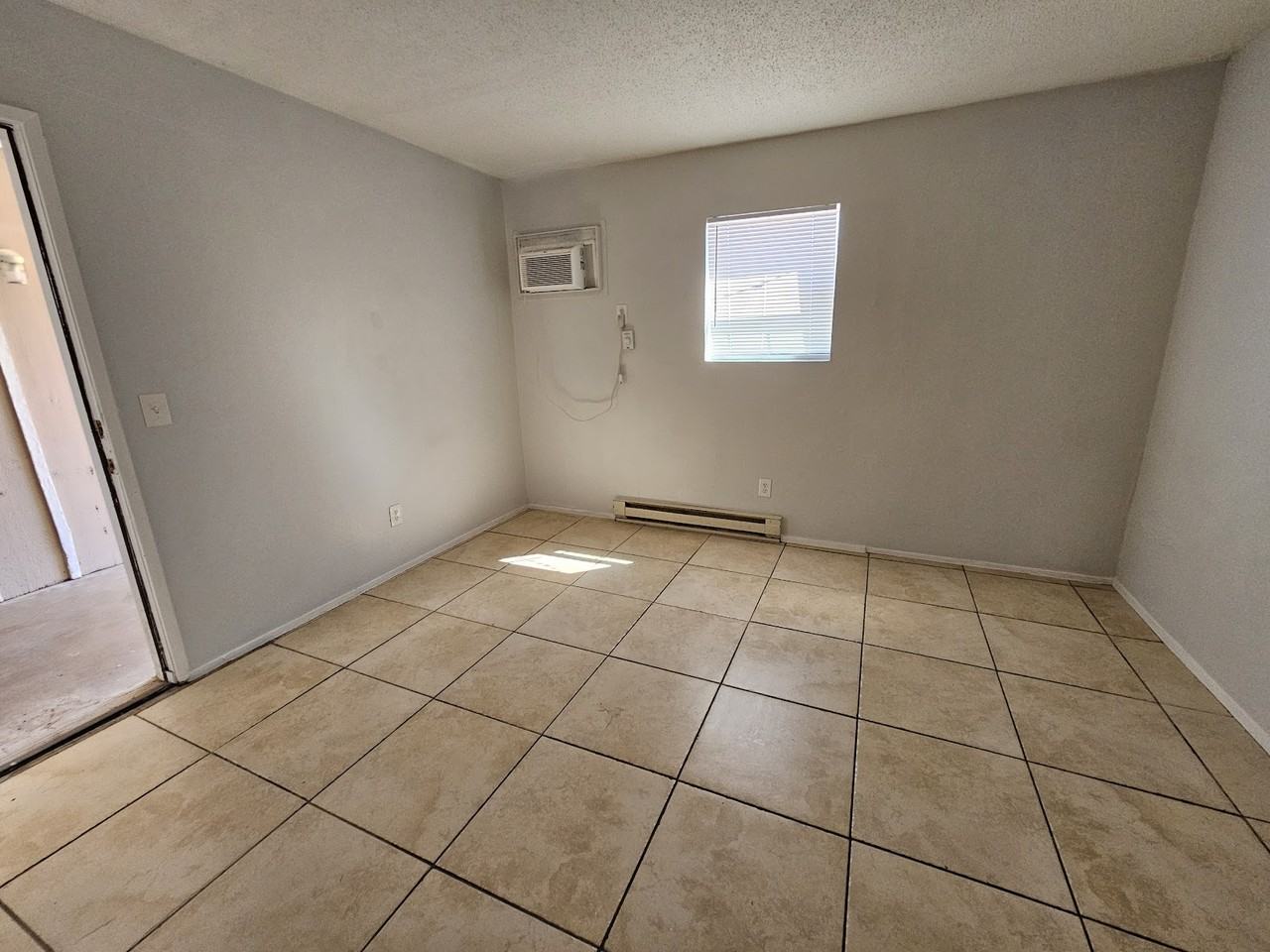 2116 Sw 51St St - Photo 7 of 10