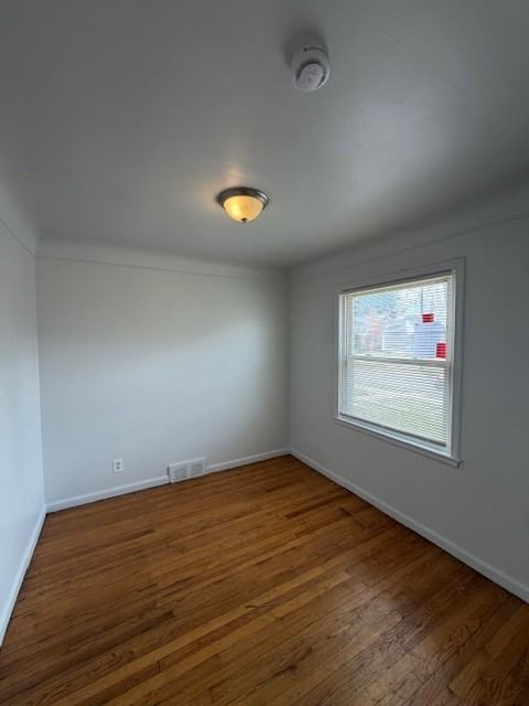 15344 Stout St - Photo 5 of 10