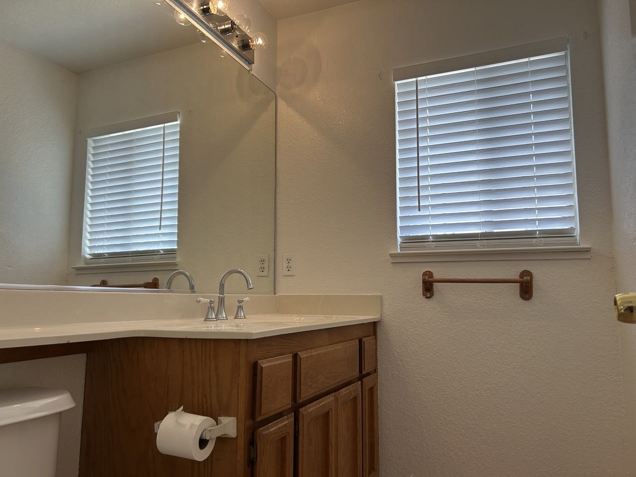 1981 W Kavanagh Ave - Photo 6 of 21