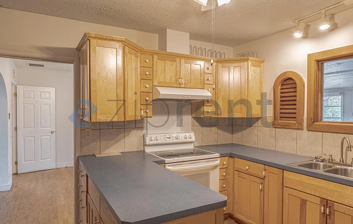 1418 W Shepherd St - Photo 5 of 13