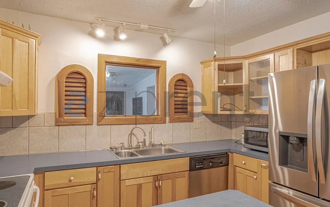 1418 W Shepherd St - Photo 6 of 13