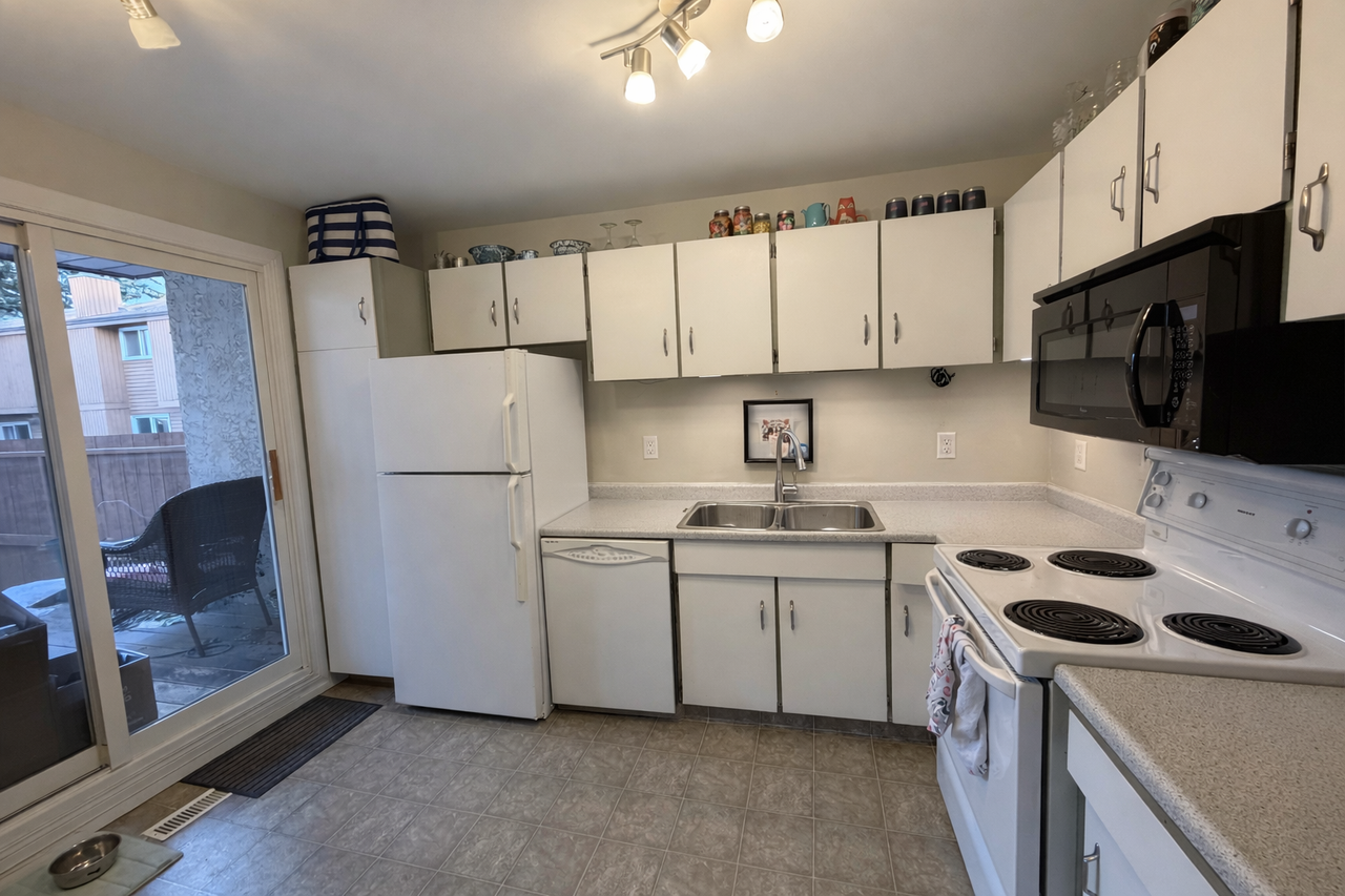 18607 66 Ave Nw - Photo 4 of 20