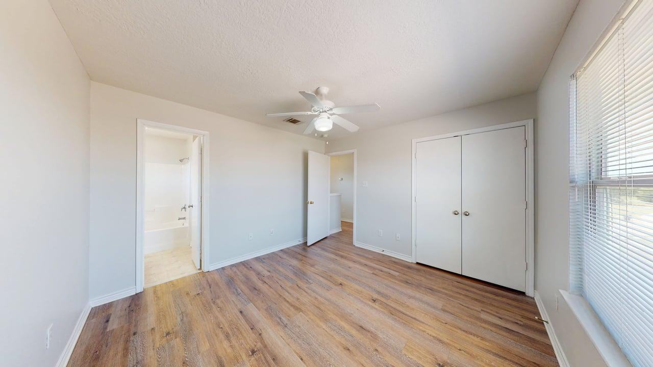 4131 Mcfarland Dr - Photo 6 of 44