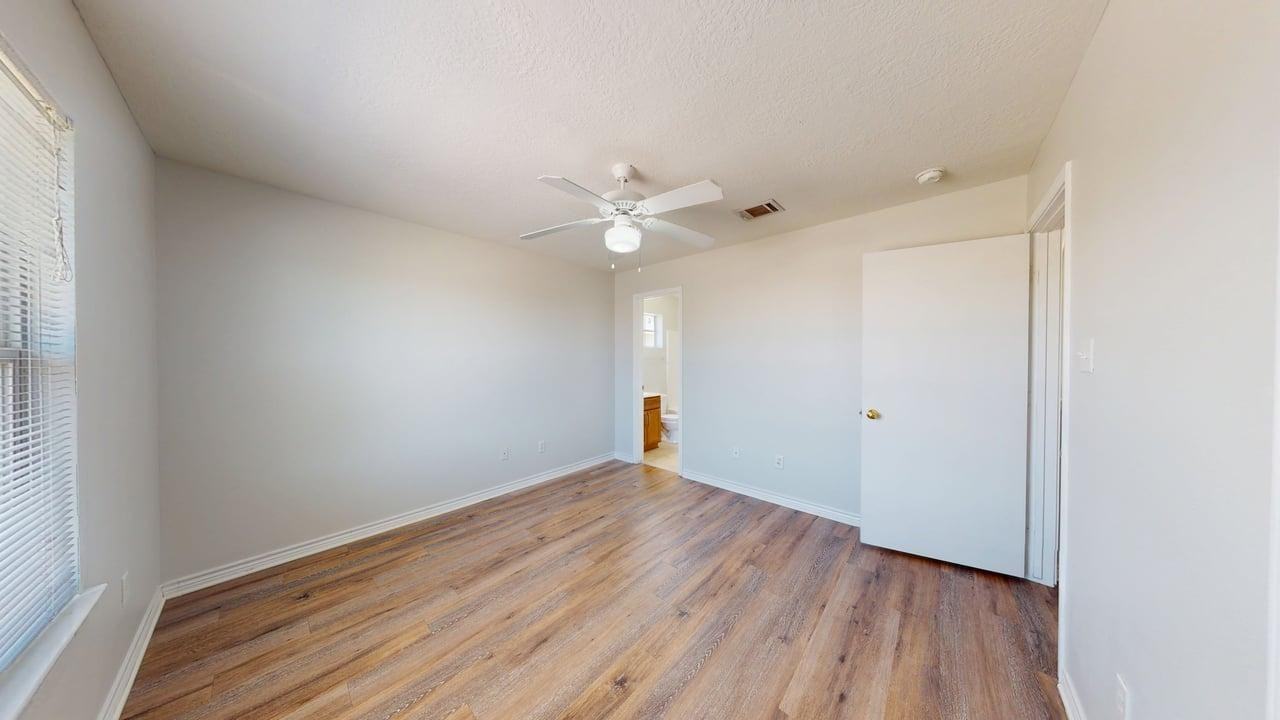 4131 Mcfarland Dr - Photo 7 of 44