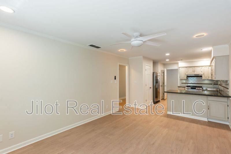 1647 Executive Park Ln Ne - Photo 5 of 19