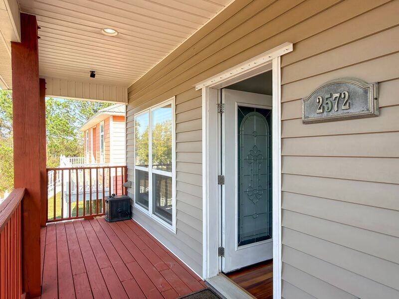 2572 Gulf Breeze Ave - Photo 3 of 50