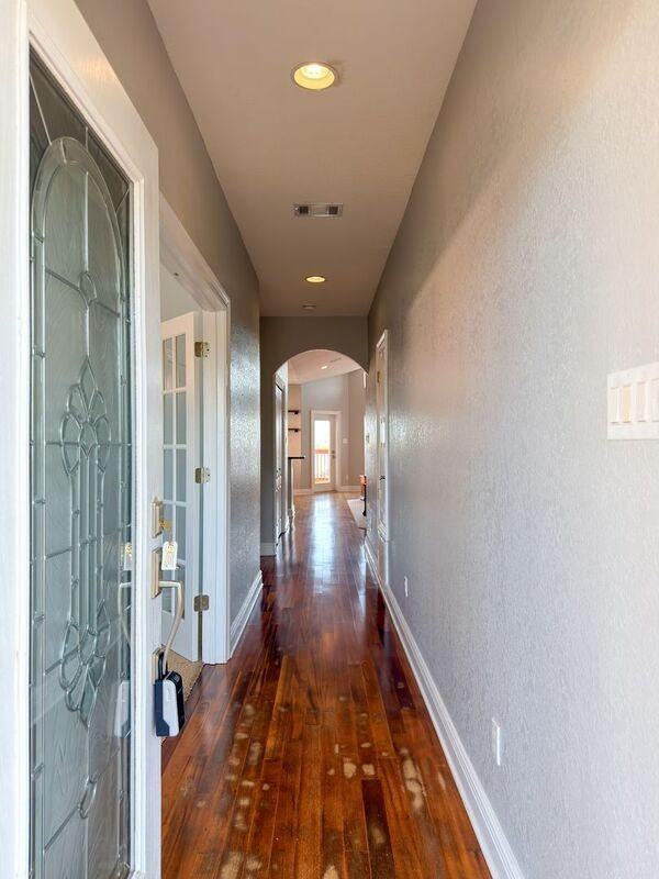2572 Gulf Breeze Ave - Photo 4 of 50