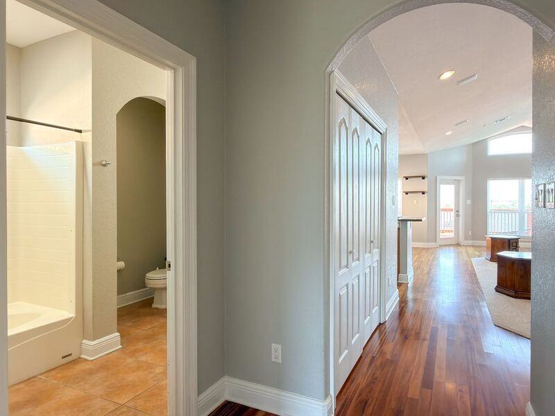 2572 Gulf Breeze Ave - Photo 7 of 50